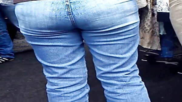 Lesbisches Küken gab einem großen Typen mit seinem großen pornofilme hausfrauen Schwanz einen Blowjob