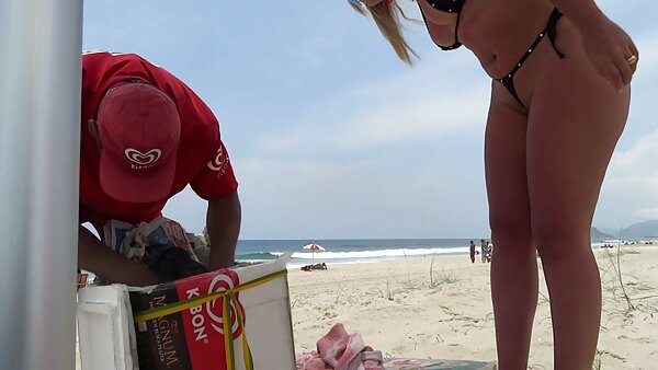 Die vollbusige blonde Süße lässt sich von ihrem Mann in mehreren Posen in hausfrau sucht sex den Anus ficken