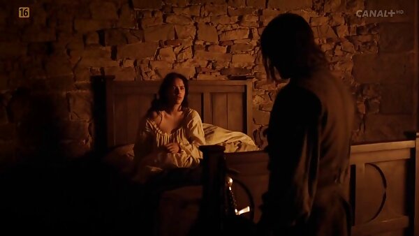 Die hinreißende brünette hausfrauensex kostenlos Cheerleaderin deept der Reihe nach ein paar geile Hengste