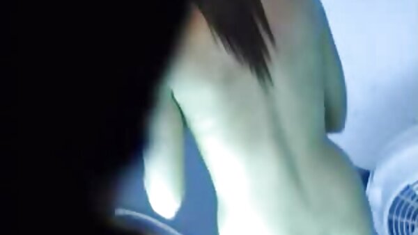 Mollige Schlampe fingert gerne im hausfrauen mature Auto und im Freien