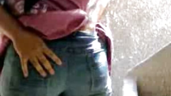 Sexy Polizistin wird auf der gratis hausfrauensex Polizeistation in die Füße gefickt und vollgespritzt