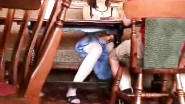 Nuttige Tranny hausfrau sex Candy Marie betrügt ihren Partner mit tätowierter Nachbarin