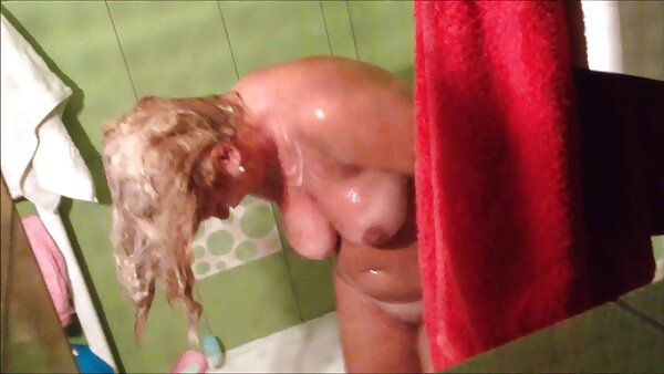 Meine Freundin und geile hausfrauen bumsen ich duschen vor einer versteckten Kamera